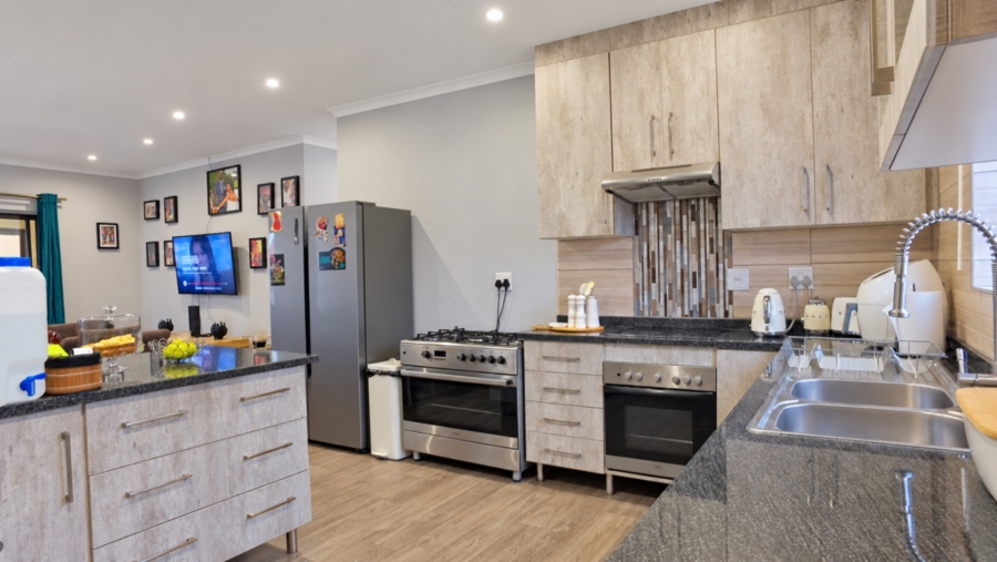 3 Bedroom Property for Sale in Waterkloof East North West